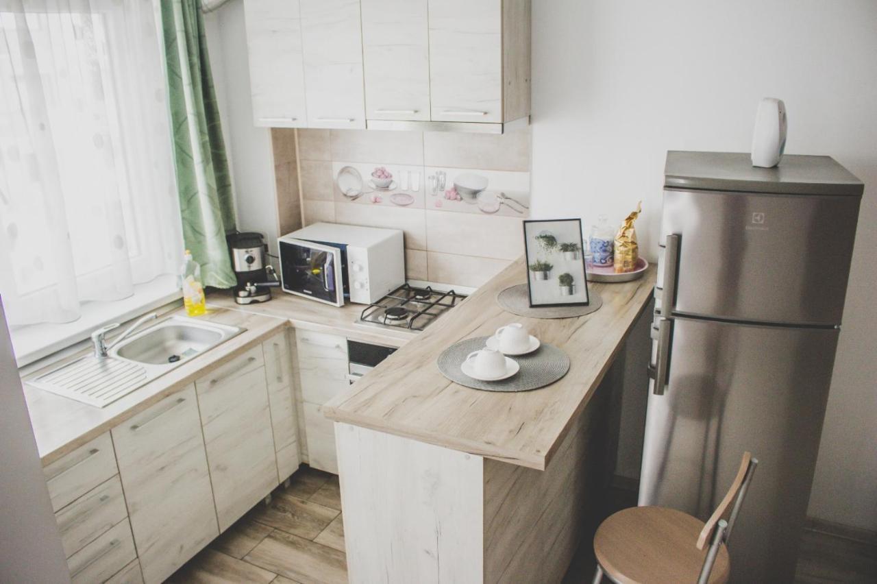 Hanna'S Apartament Oradea Bagian luar foto